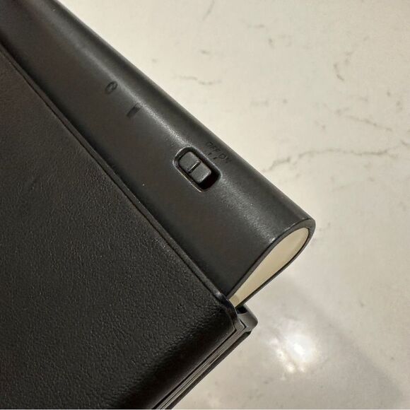 Logitech Wireless tablet Keyboard and stand - Picture 11 of 13